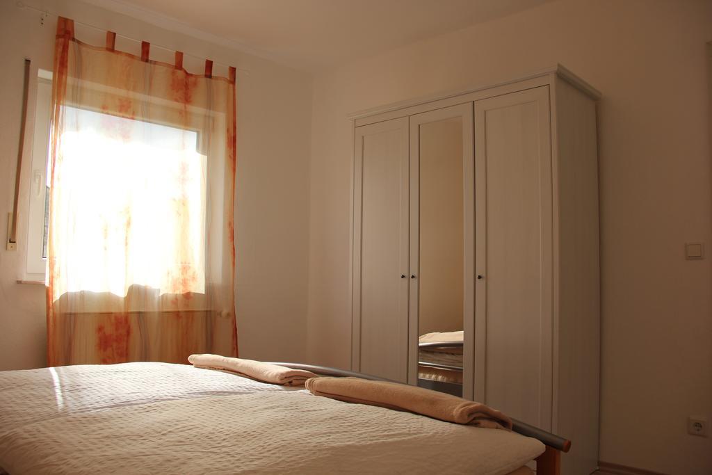 Ferienwohnung Weber-Rolinger Andernach Szoba fotó